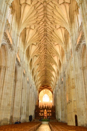 45 Impressive English Landmarks You Will Want to See 88 england_winchester_cathedral-interior-portrait