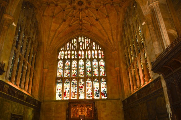 england_winchester_cathedral-interior-stained-glass-window