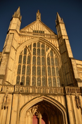 45 Impressive English Landmarks You Will Want to See 85 england_winchester_cathedral-portrait