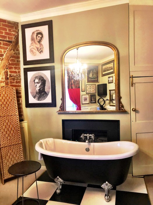 16 Best Things to do in Winchester & Nearby 41 england_winchester_wykeham-arms-bathtub