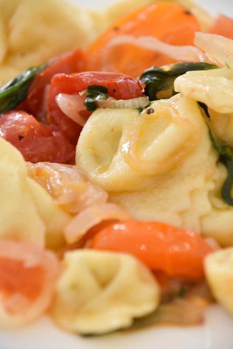 Italy_Forlimpopoli_casa-artusi-tortellini-tomato-yellow