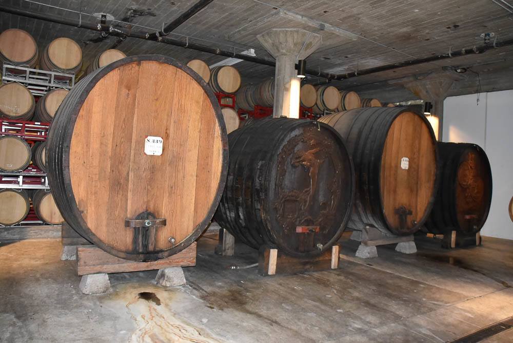 Best Spots for Livermore Wine Tasting (2022) - from Trolley to Winery to Bar 5 california_livermore_wente-winery-old-wine-barrel