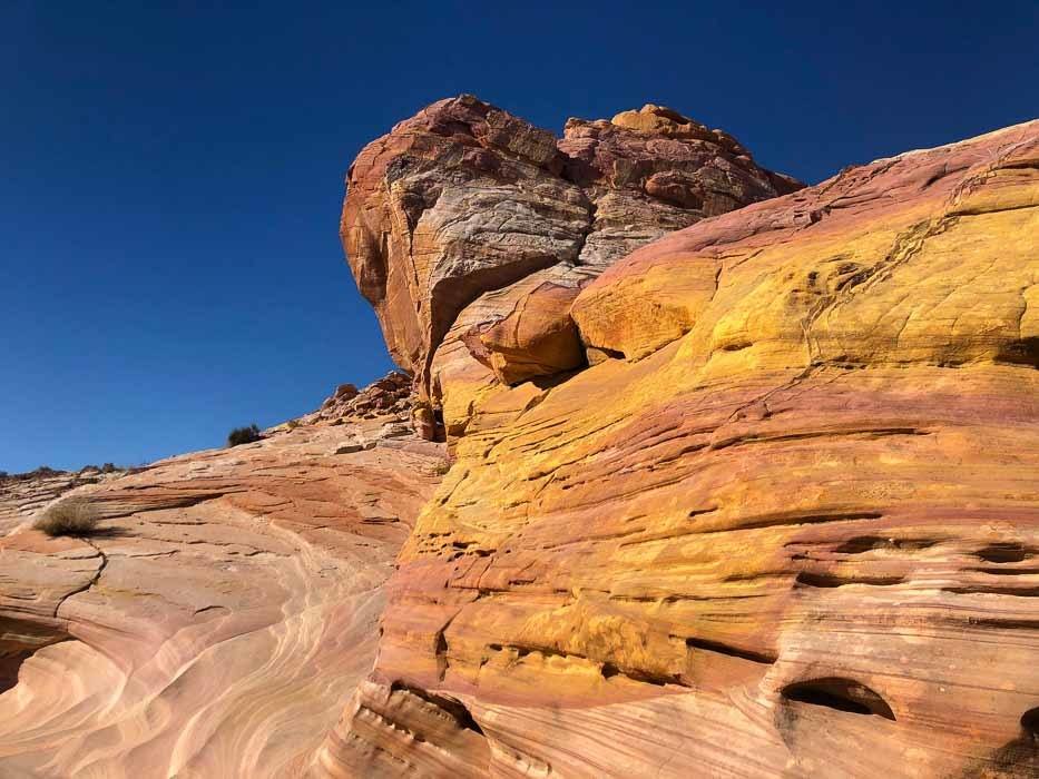 las_vegas_valley-of-fire-canyon-colours