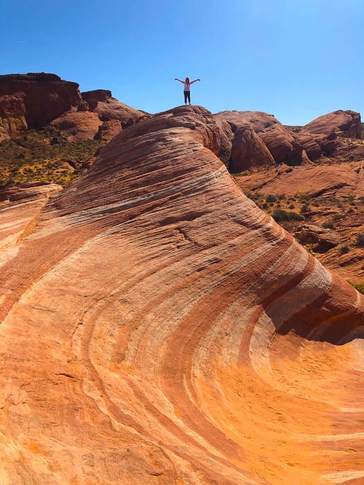 las_vegas_valley-of-fire-person-on-top-of-rock