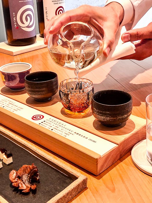 17 Best Things to do in Kanazawa You're Going to Love 68 japan_kaga_noguchi-sake-tasting