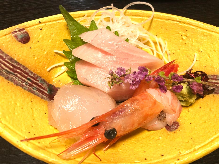 17 Best Things to do in Kanazawa You're Going to Love 56 japan_kaga_ryokan-seafood-dinner