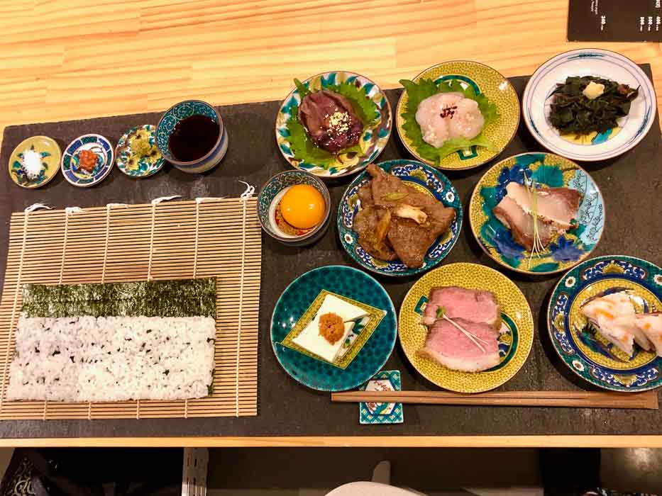 17 Best Things to do in Kanazawa You're Going to Love 80 japan_kanazawa_COL-make-own-sushi
