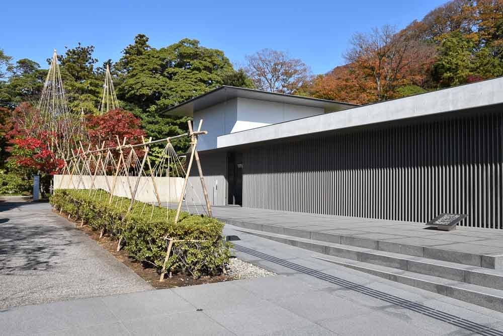 17 Best Things to do in Kanazawa You're Going to Love 37 japan_kanazawa_dt-suzuki-entrance
