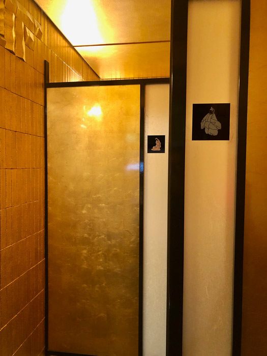 17 Best Things to do in Kanazawa You're Going to Love 15 japan_kanazawa_gold-leaf-bathroom