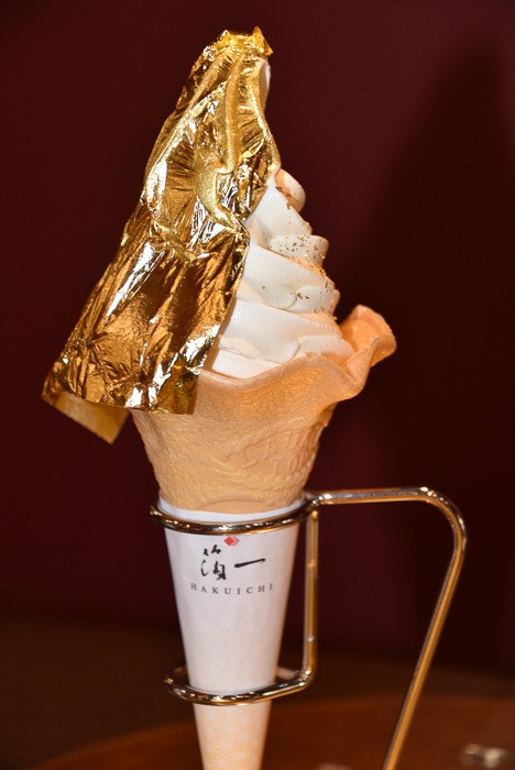 japan_kanazawa_gold-leaf-ice-cream