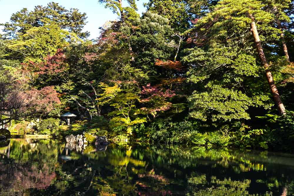 17 Best Things to do in Kanazawa You're Going to Love 87 japan_kanazawa_kenrouken-gardens-1