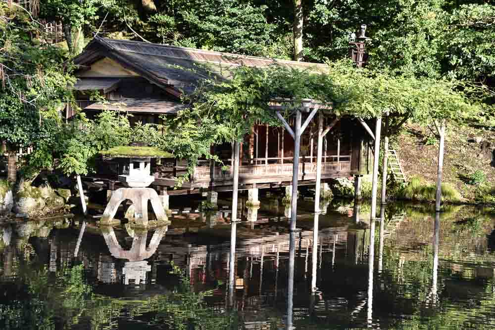 17 Best Things to do in Kanazawa You're Going to Love 19 japan_kanazawa_kenrouken-gardens-5