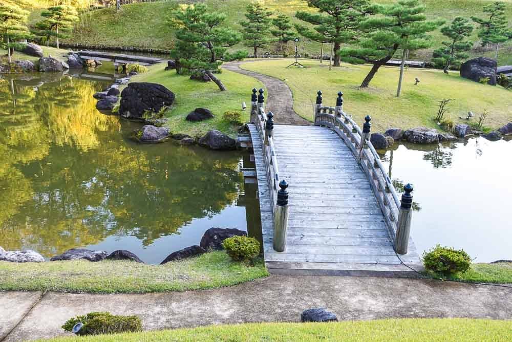 17 Best Things to do in Kanazawa You're Going to Love 22 japan_kanazawa_tea-gardens