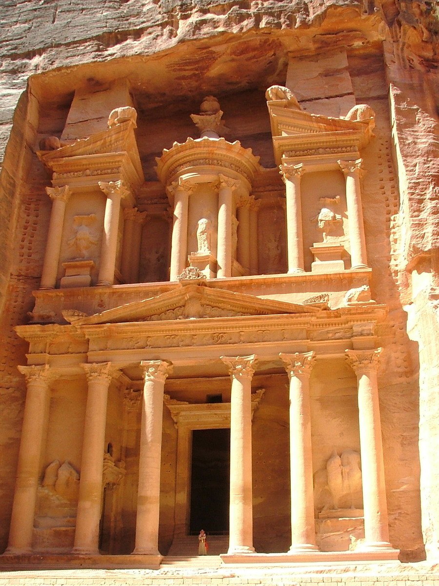 Jordan Itinerary for Boutique Hotel Lovers 29 Jordan-Petra-Treasury-up-front