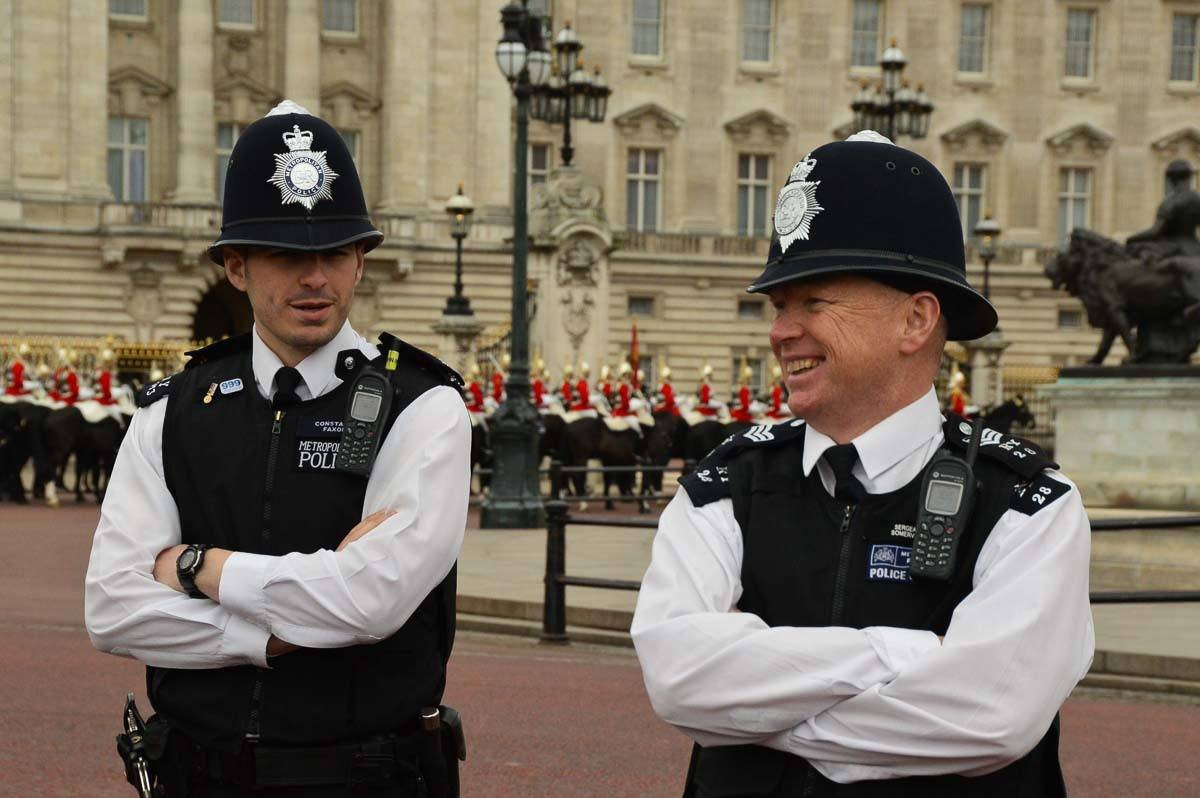 London Travel Blog - 29 Virtual Ways to Experience London - by a Londoner 14 London - police offers outside Buckingham Palace