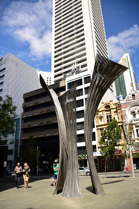 perth-cbd-modern-sculpture