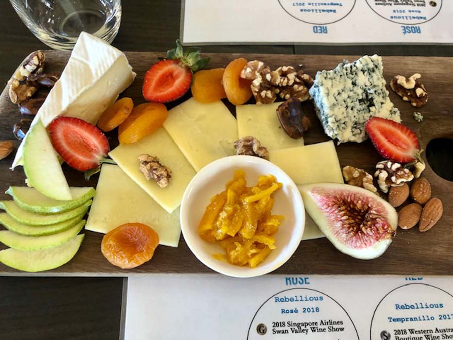 Perfect Perth Itinerary for 3, 5 or 7 Days 31 perth-swan-valley-cheese-board