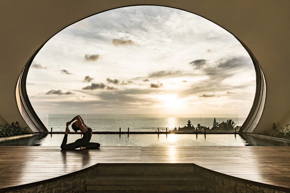 9 Incredible Bali Retreats for Singles You'll Love 18 COMO-Uma-Canggu_COMO-Penthouse_Private-Pool-Deck_Yoga