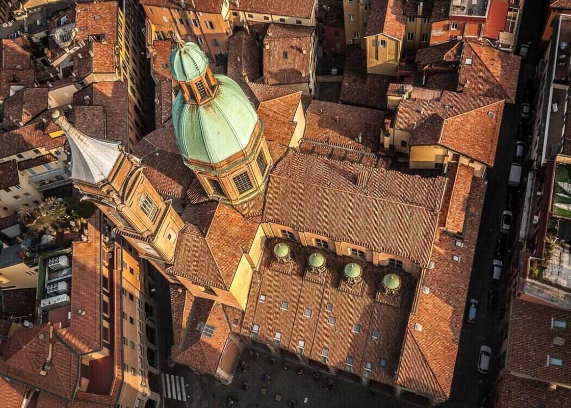 Aerial-view-Bologna-buildings.jpg