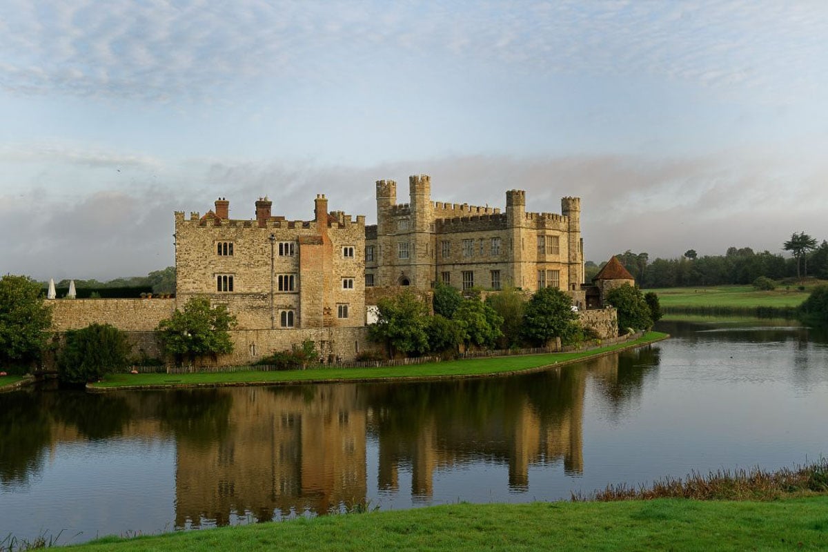 castle-on-water kent england
