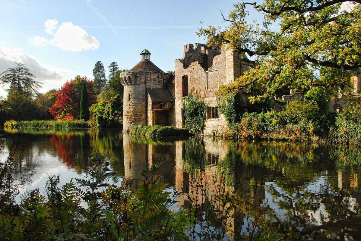 scotney-castle-water reflection kent