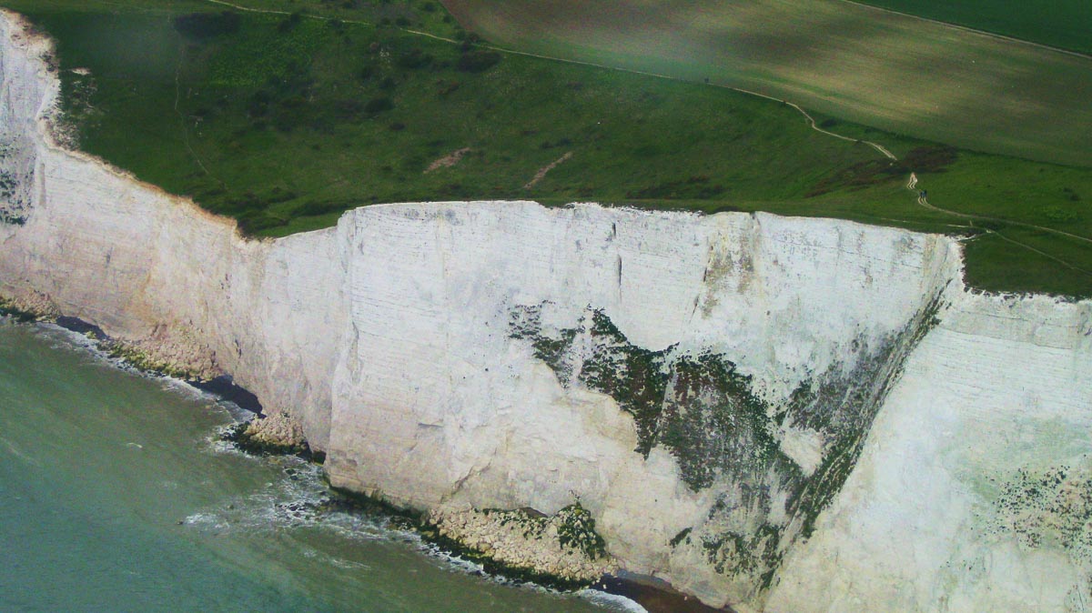 45 Impressive English Landmarks You Will Want to See 7 white cliffs of dover up close
