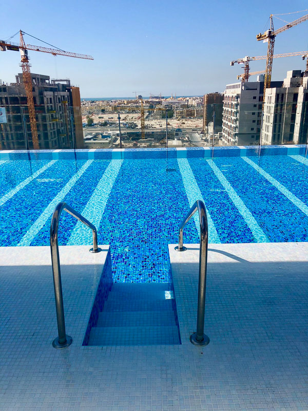 3 Day Dubai Itinerary for First Time Visitors 46 rooftop infinity pool at Voco dubai