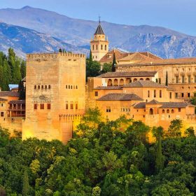 128 Most Famous Landmarks in the World (2022) I How Many Have You Visited? 252 Alhambra palace at night Granada Spain