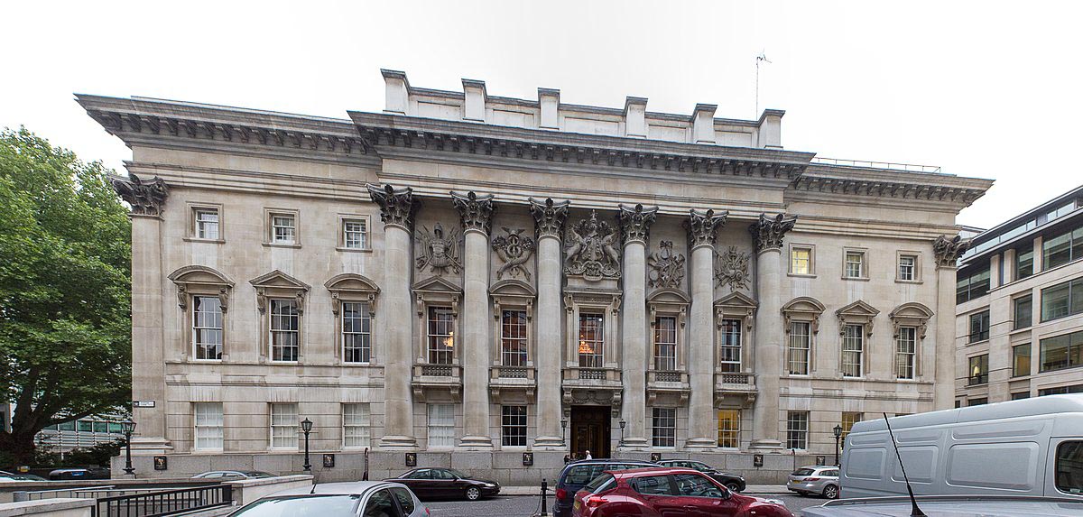 9 The Crown Filming Locations You Can Visit 10 Goldsmith's Hall
