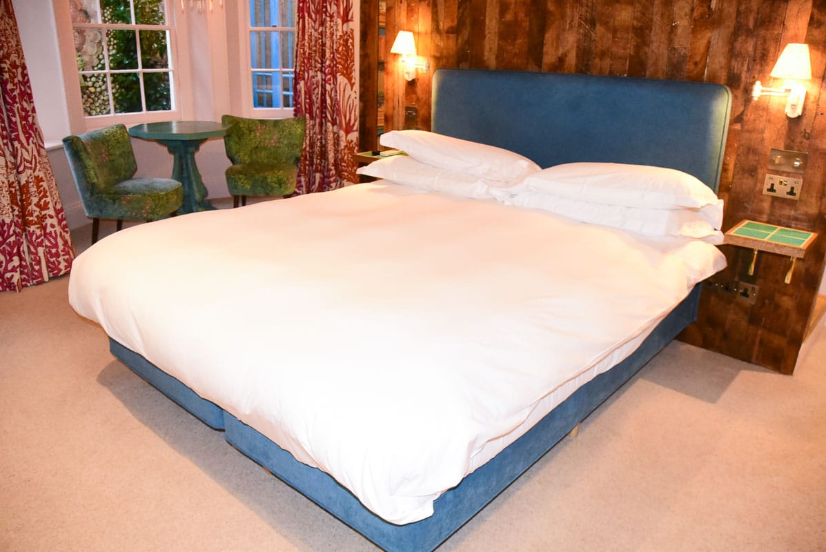14 Fantastic Things to do in Notting Hill 37 Notting Hill London Portobello Hotel bedroom