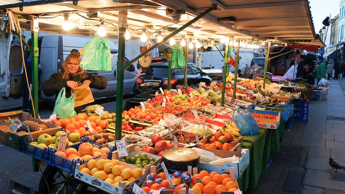 14 Fantastic Things to do in Notting Hill 29 Notting Hill London portobello road fresh produce stall