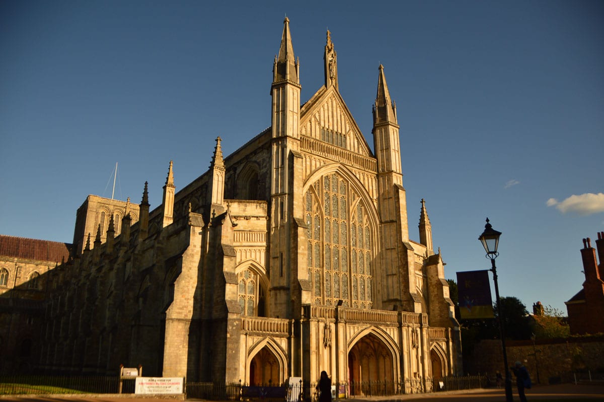 9 The Crown Filming Locations You Can Visit 12 Winchester Cathedral