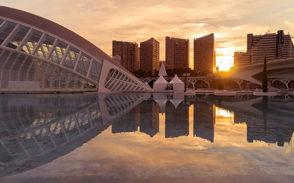 Ciudad de las Artes y las Ciencias at sunset