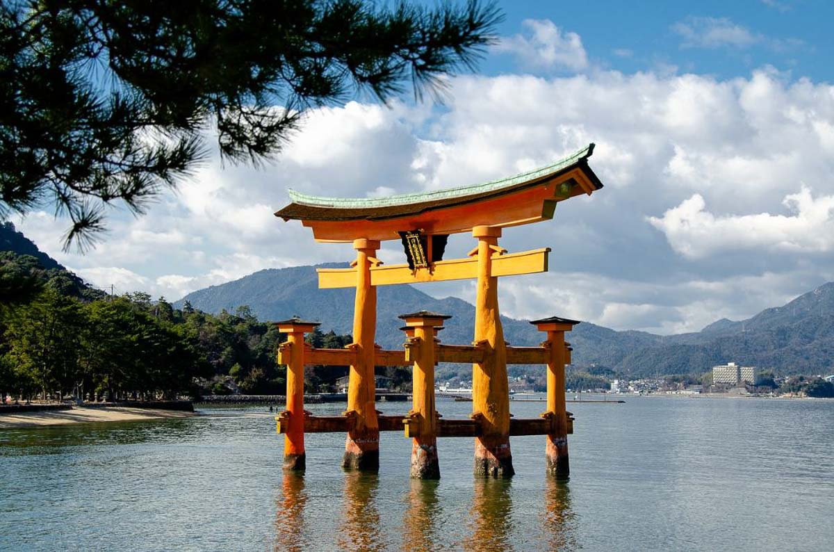 35 Beautiful Japan Landmarks You Must Not Miss I The Boutique Adventurer