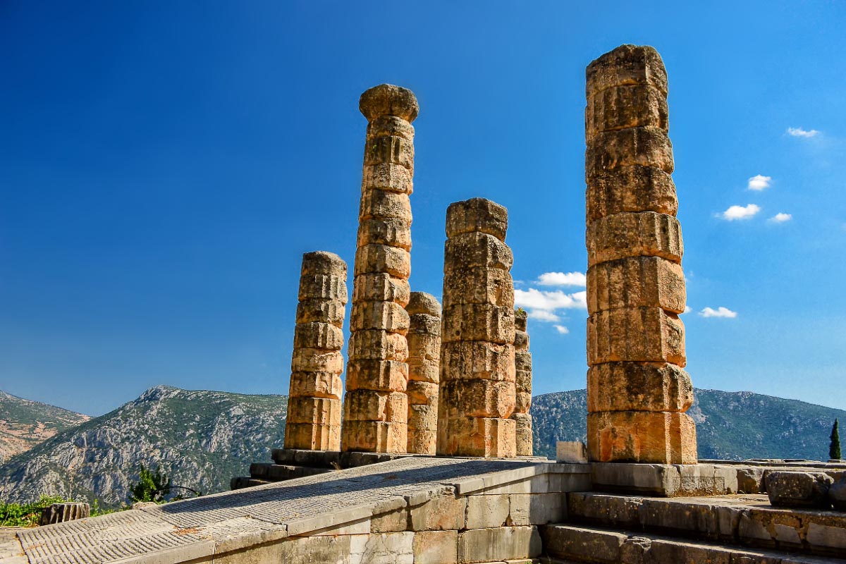 11 Famous Greek Landmarks You Must See