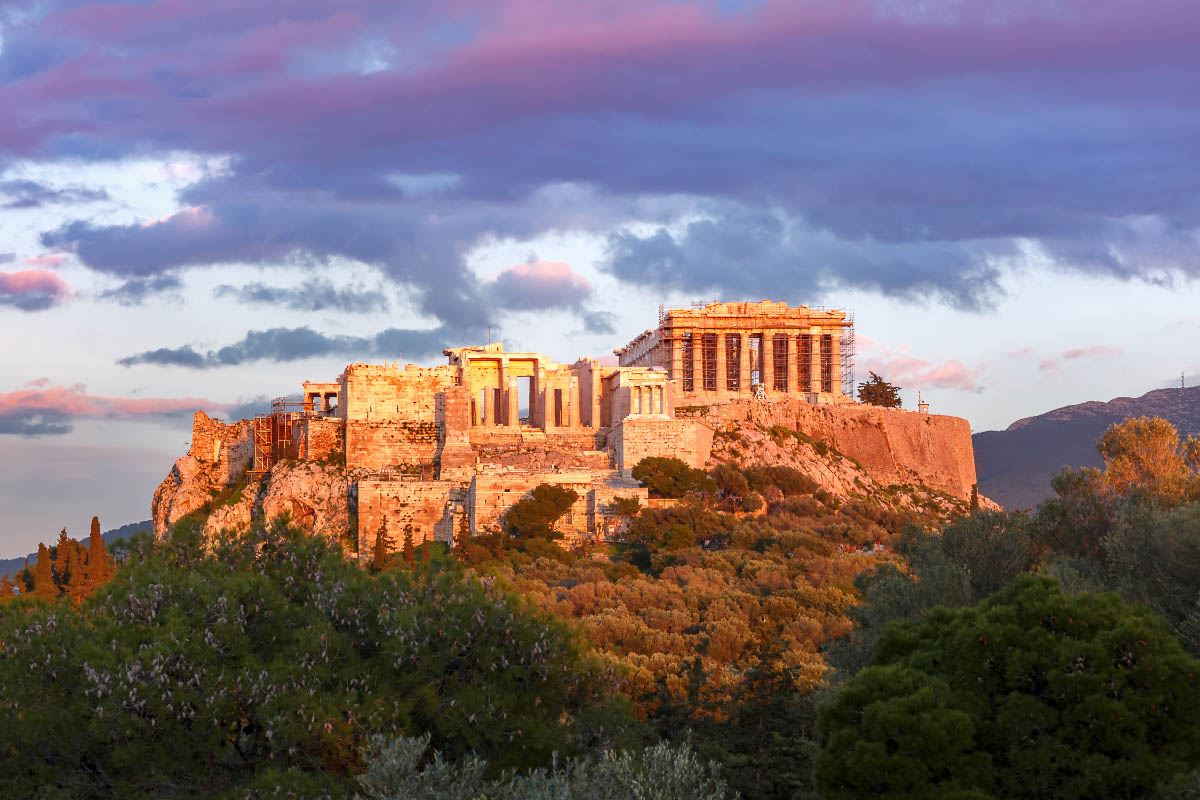 11 Famous Greek Landmarks