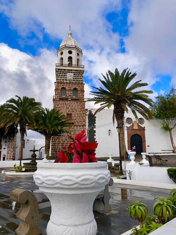 29 Best Things to do on Lanzarote That You Won't Want to Miss 43 Lanzarote Teguise main square