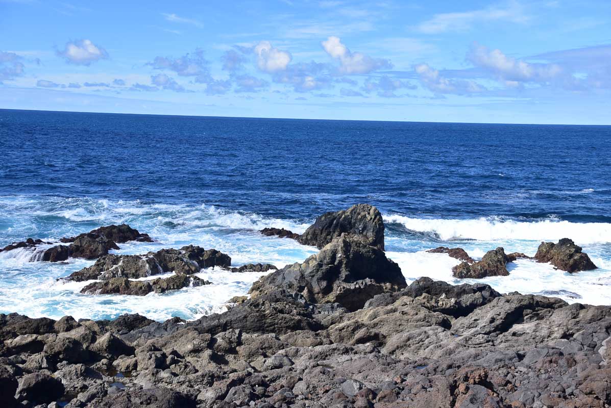29 Best Things to do on Lanzarote That You Won't Want to Miss 30 Lanzarote Los Hervideros cliff tops and sea view in the south west