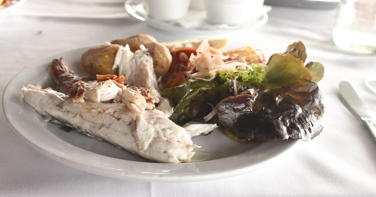 29 Best Things to do on Lanzarote That You Won't Want to Miss 27 Lanzarote el golfo restaurant fish lunch