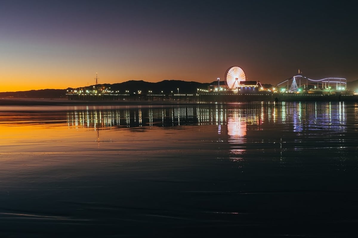 Santa_Monica_Pier_Sunset_Los_Angeles_California.jpg