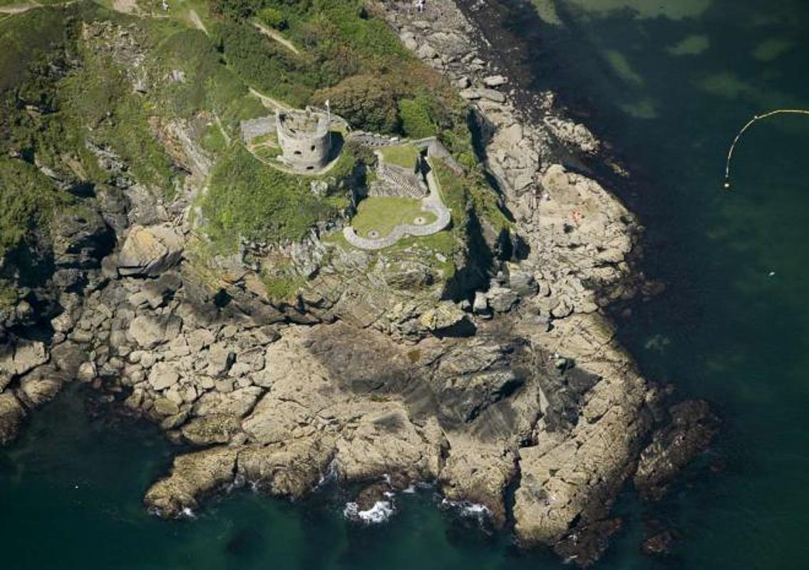 13 Magical Castles in Cornwall That You Have to Visit 7 StCatherinesCastle_Fowey