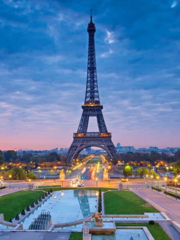 cropped-paris-eiffel-tower-at-sunrise.jpg