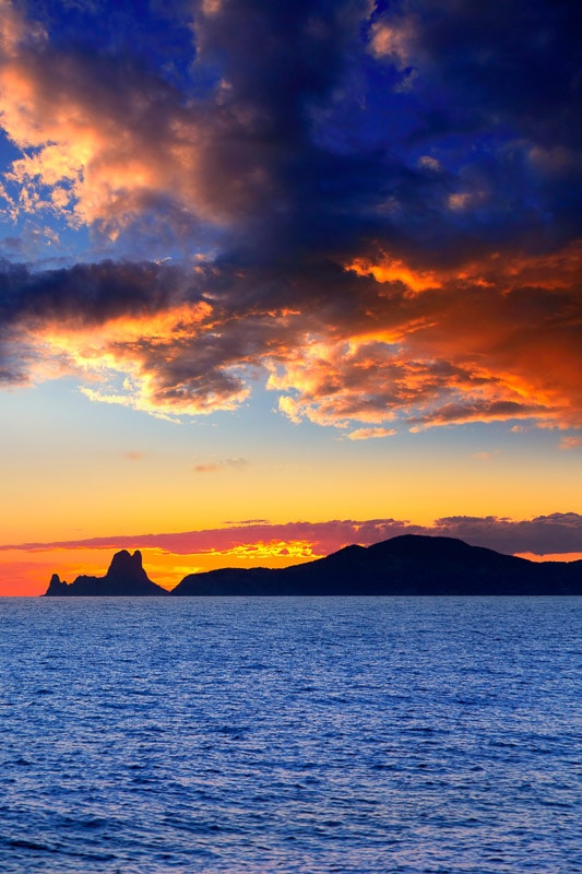 13 Spectacular Sunsets in Ibiza You Won't Want to Miss (2022) 3 es vedra ibiza