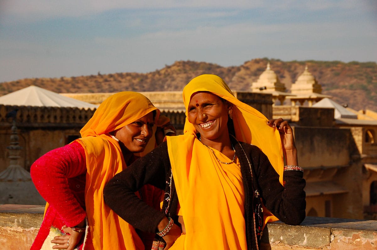 indian ladies at the amber fort india