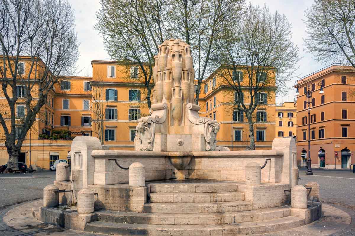 Fontana Delle Anfore
