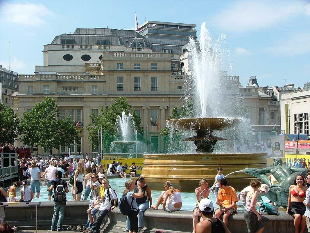 45 Impressive English Landmarks You Will Want to See 84 Fountain in Trafalgar Square london