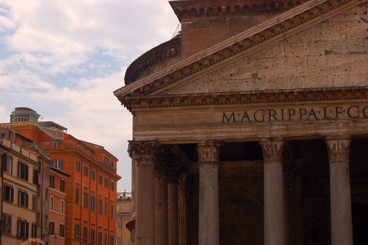 pantheon Rome exterior