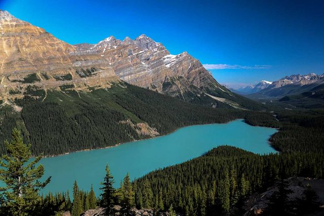 29 Most Stunning Lakes Canada has You'll Love (2022) I Boutique Adventurer