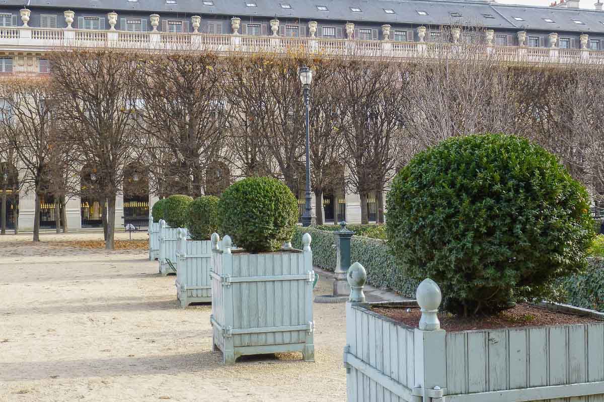 25 Famous Paris Monuments Not to Miss (2022) 39 palais royale paris