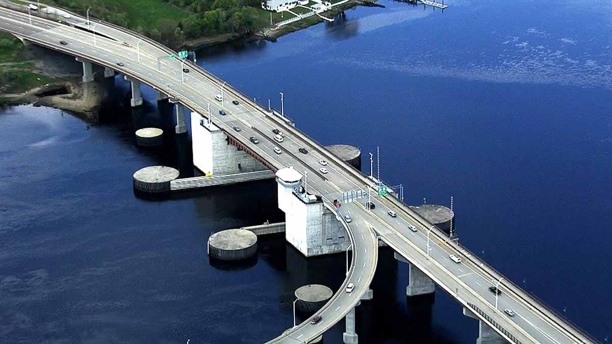 29 Striking American Bridges (2022) You'll Want to Cross 16 veterans memorial bridge massachussetts